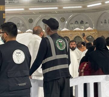 photo_5998814396538800093_y